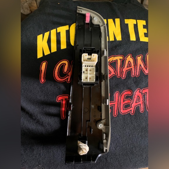 2012-2014 TOYOTA CAMRY RIGHT REAR POWER WINDOW SWITCH OEM DEALER BRAND LIKE NEW - Picture 4 of 4